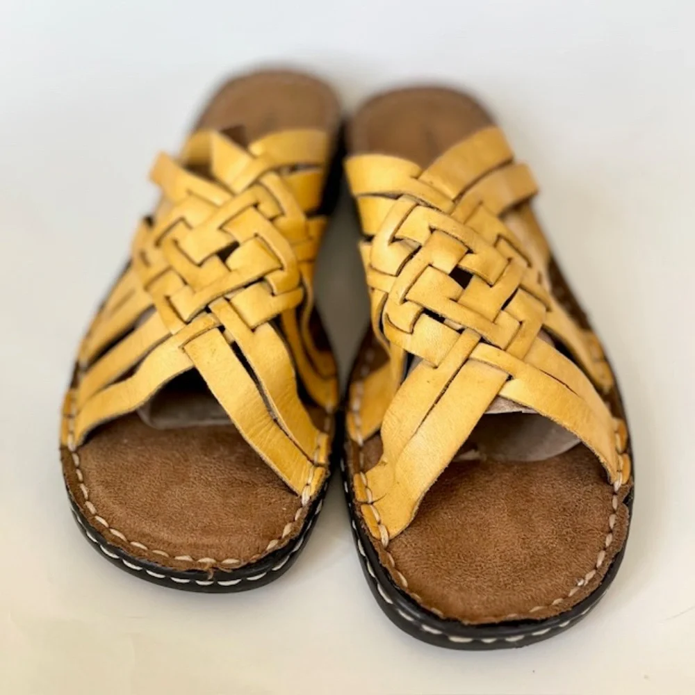 Natural Soul by Naturalizer Yellow Leather Sandals Size 7M - Picture 2 of 7
